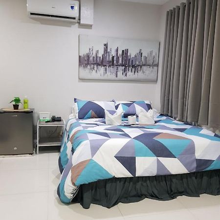 Skymagz 812 At Cityscape Residences Bacolod Extérieur photo
